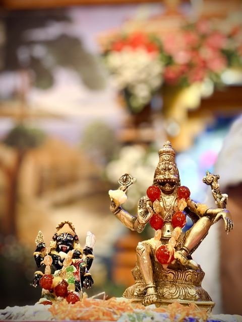 Narsingh Chaturdashi abhishek at ISKCON Satara — photo 8 of 10