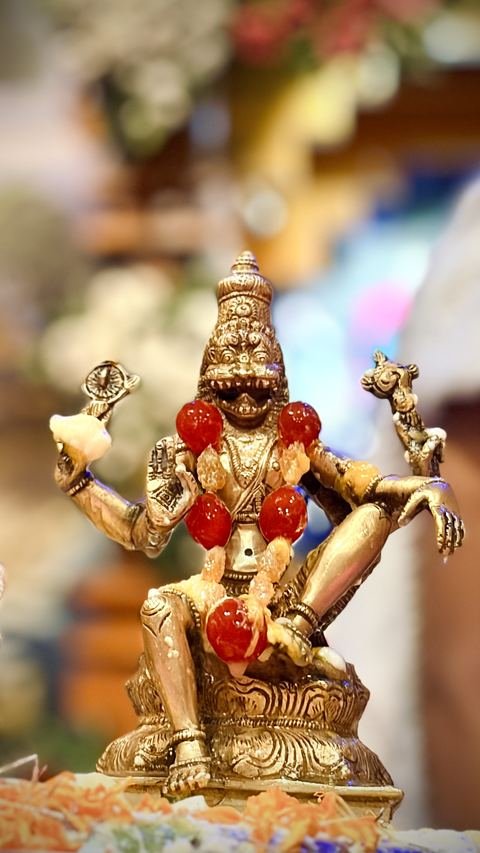 Narsingh Chaturdashi abhishek at ISKCON Satara — photo 9 of 10