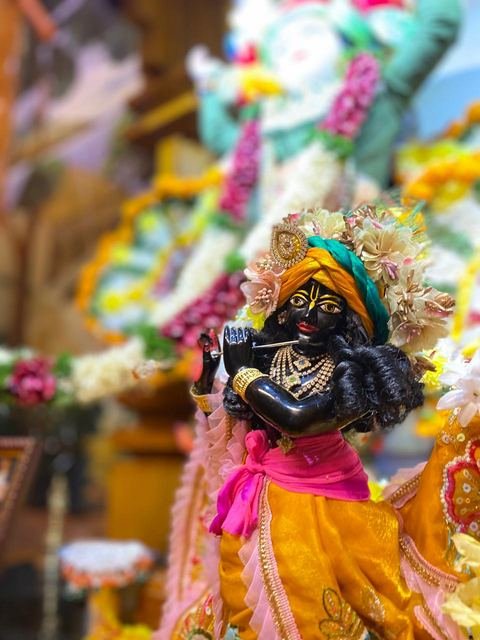Deities adorned with flowers for Pushpa Abhishek at ISKCON Satara — photo 10 of 10