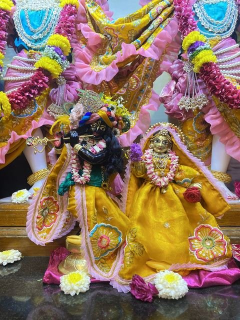 Sri Krishna Janmashtami celebration at ISKCON Satara — photo 16 of 51