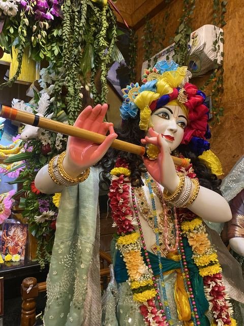 Sri Krishna Janmashtami celebration at ISKCON Satara — photo 24 of 51