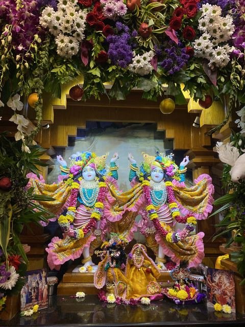 Sri Krishna Janmashtami celebration at ISKCON Satara — photo 27 of 51