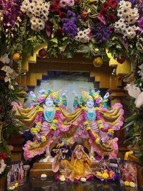 Sri Krishna Janmashtami celebration at ISKCON Satara — photo 28 of 51