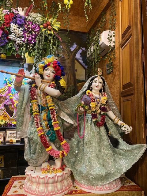 Sri Krishna Janmashtami celebration at ISKCON Satara — photo 34 of 51