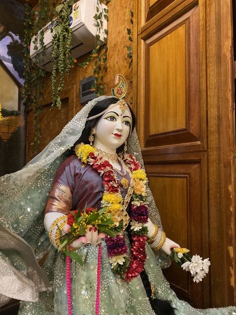 Sri Krishna Janmashtami celebration at ISKCON Satara — photo 38 of 51