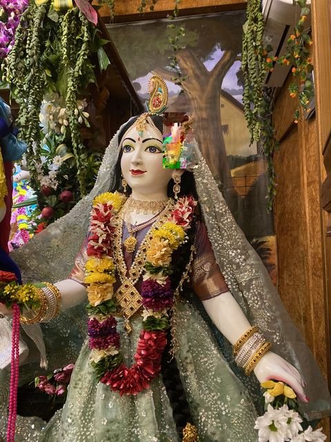 Sri Krishna Janmashtami celebration at ISKCON Satara — photo 39 of 51