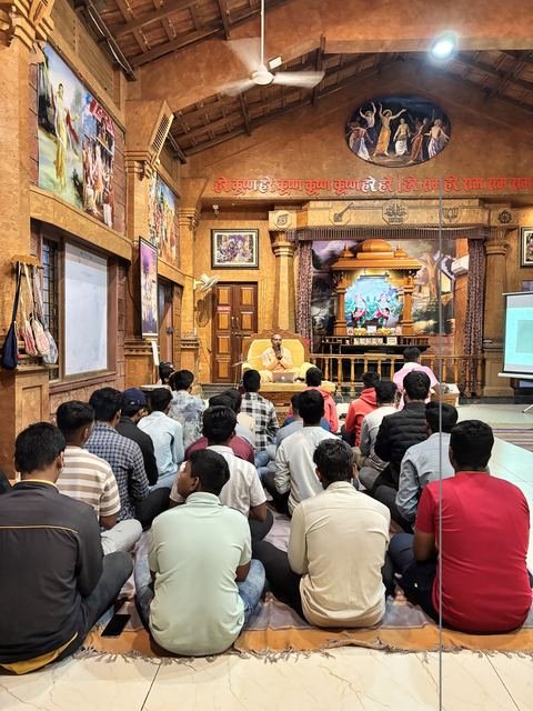 Youth program at ISKCON Satara — photo 2 of 17