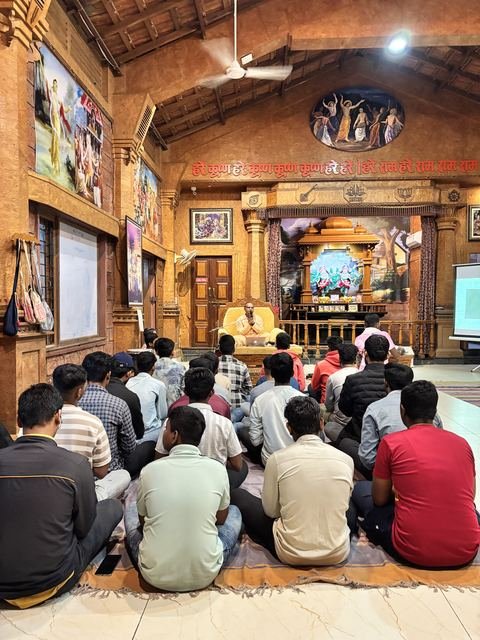 Youth program at ISKCON Satara — photo 3 of 17