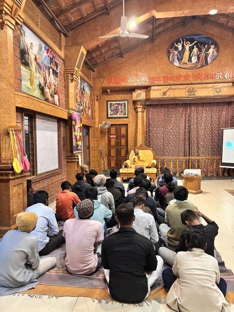 Youth program at ISKCON Satara — photo 9 of 17