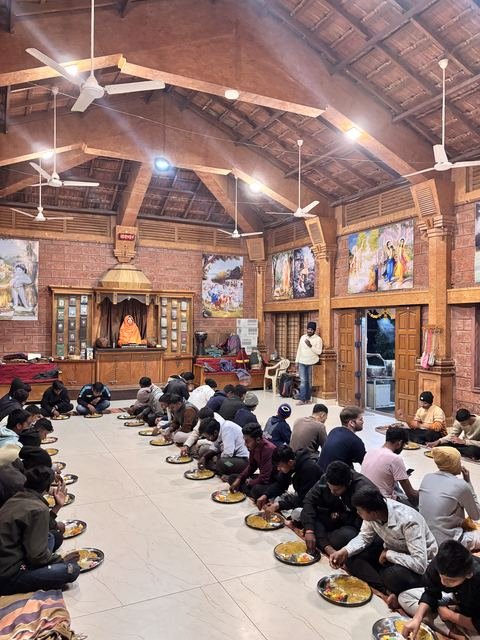 Youth program at ISKCON Satara — photo 15 of 17
